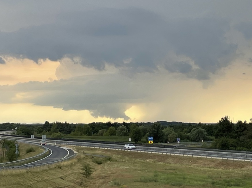 Íme egy szép szupercella az Alpokalján