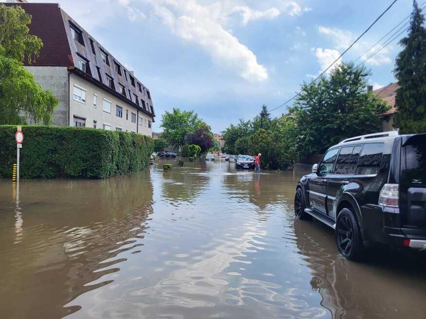 Sopron egyes utcáit elöntötte a víz