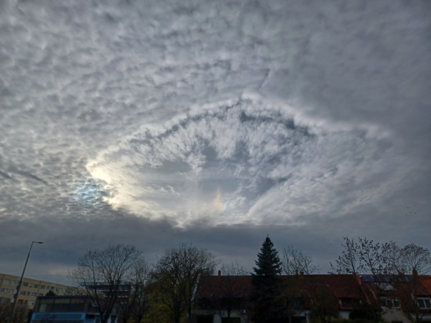 Lyukas felhő Debrecen felett