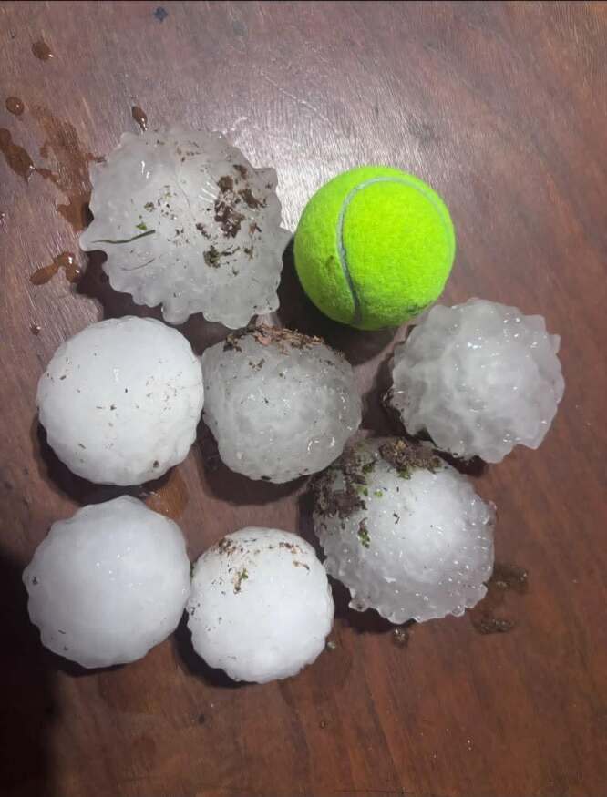 Brutális, teniszlabdánál is nagyobb jegek hullottak szombat este Paraguayban!